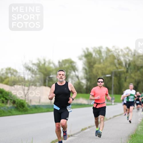07.04.2024 - 43. Internationalen Wilhelmsburger Insellauf Dr. Thomas Lammeyer http://msf.ph/oto/6038767 07.04.2024 10:29:03 Laufen 379 meine-sportfotos.de