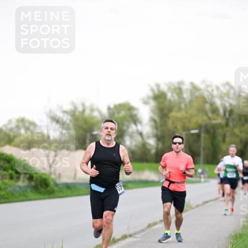 07.04.2024 - 43. Internationalen Wilhelmsburger Insellauf Dr. Thomas Lammeyer http://msf.ph/oto/6038769 07.04.2024 10:29:04 Laufen 379 meine-sportfotos.de