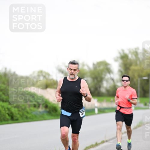 07.04.2024 - 43. Internationalen Wilhelmsburger Insellauf Dr. Thomas Lammeyer http://msf.ph/oto/6038775 07.04.2024 10:29:05 Laufen 37 meine-sportfotos.de