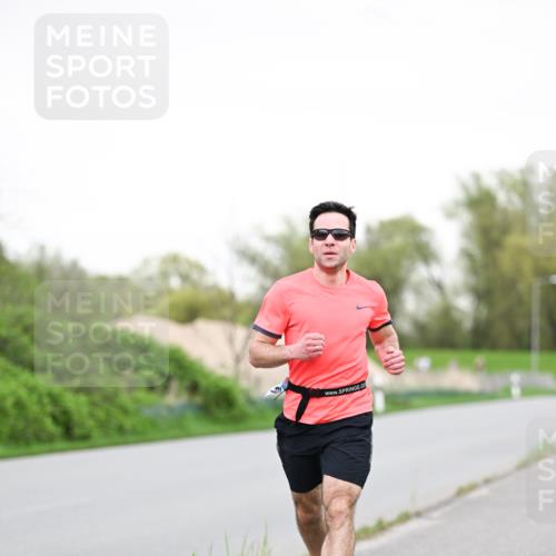 07.04.2024 - 43. Internationalen Wilhelmsburger Insellauf Dr. Thomas Lammeyer http://msf.ph/oto/6038785 07.04.2024 10:29:06 Laufen  meine-sportfotos.de