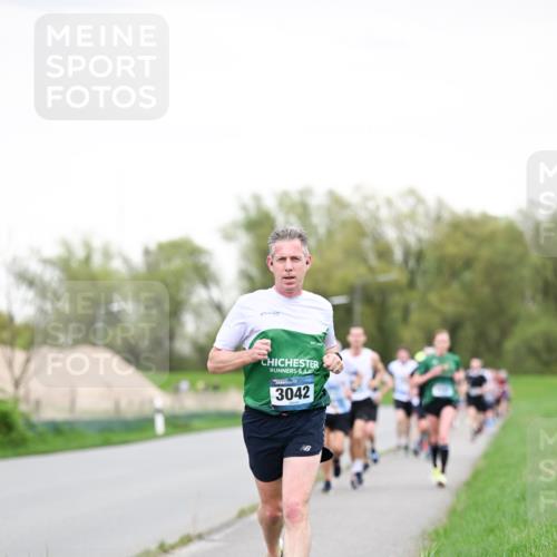 07.04.2024 - 43. Internationalen Wilhelmsburger Insellauf Dr. Thomas Lammeyer http://msf.ph/oto/6038794 07.04.2024 10:29:10 Laufen 3042 meine-sportfotos.de