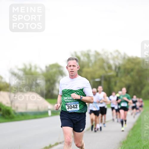07.04.2024 - 43. Internationalen Wilhelmsburger Insellauf Dr. Thomas Lammeyer http://msf.ph/oto/6038797 07.04.2024 10:29:10 Laufen 3042 meine-sportfotos.de