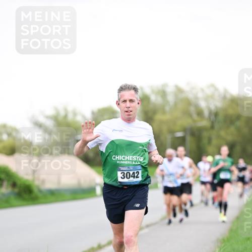 07.04.2024 - 43. Internationalen Wilhelmsburger Insellauf Dr. Thomas Lammeyer http://msf.ph/oto/6038799 07.04.2024 10:29:10 Laufen 3042 meine-sportfotos.de