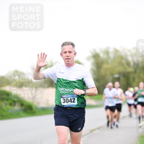 07.04.2024 - 43. Internationalen Wilhelmsburger Insellauf Dr. Thomas Lammeyer http://msf.ph/oto/6038802 07.04.2024 10:29:11 Laufen 1984, 3042 meine-sportfotos.de