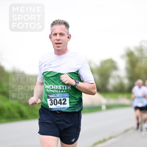 07.04.2024 - 43. Internationalen Wilhelmsburger Insellauf Dr. Thomas Lammeyer http://msf.ph/oto/6038807 07.04.2024 10:29:11 Laufen 3042 meine-sportfotos.de