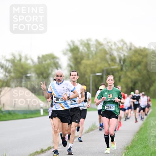 07.04.2024 - 43. Internationalen Wilhelmsburger Insellauf Dr. Thomas Lammeyer http://msf.ph/oto/6038809 07.04.2024 10:29:14 Laufen 4012, 176, 2560 meine-sportfotos.de