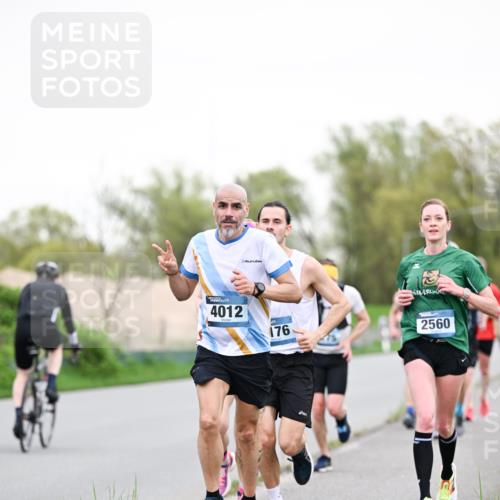 07.04.2024 - 43. Internationalen Wilhelmsburger Insellauf Dr. Thomas Lammeyer http://msf.ph/oto/6038818 07.04.2024 10:29:15 Laufen 4012, 176, 2560 meine-sportfotos.de