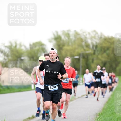 07.04.2024 - 43. Internationalen Wilhelmsburger Insellauf Dr. Thomas Lammeyer http://msf.ph/oto/6038834 07.04.2024 10:29:18 Laufen 2564, 3599 meine-sportfotos.de