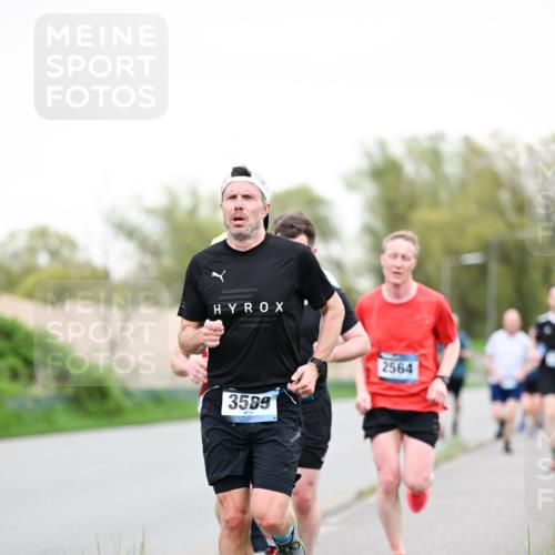 07.04.2024 - 43. Internationalen Wilhelmsburger Insellauf Dr. Thomas Lammeyer http://msf.ph/oto/6038842 07.04.2024 10:29:19 Laufen 2564, 3589 meine-sportfotos.de