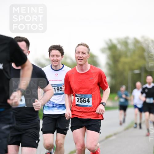 07.04.2024 - 43. Internationalen Wilhelmsburger Insellauf Dr. Thomas Lammeyer http://msf.ph/oto/6038851 07.04.2024 10:29:21 Laufen 195, 2564 meine-sportfotos.de