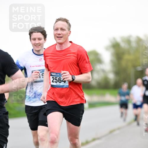 07.04.2024 - 43. Internationalen Wilhelmsburger Insellauf Dr. Thomas Lammeyer http://msf.ph/oto/6038854 07.04.2024 10:29:21 Laufen 2564 meine-sportfotos.de