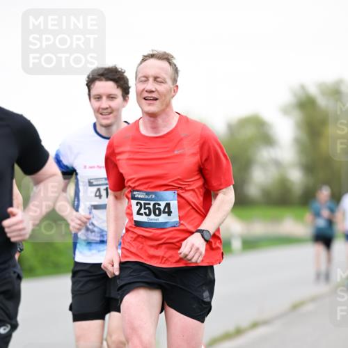 07.04.2024 - 43. Internationalen Wilhelmsburger Insellauf Dr. Thomas Lammeyer http://msf.ph/oto/6038855 07.04.2024 10:29:22 Laufen 41, 2564 meine-sportfotos.de