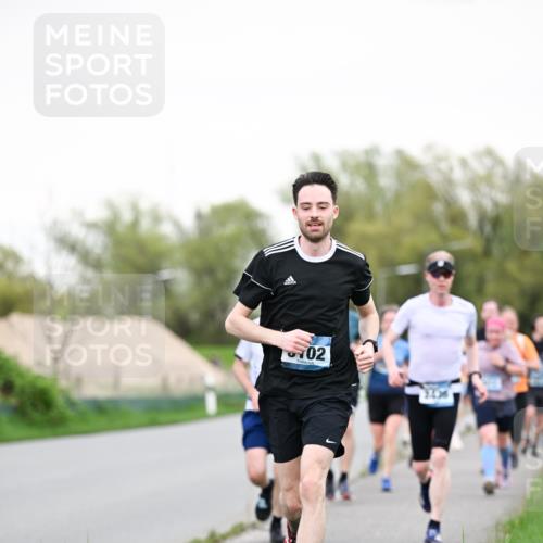 07.04.2024 - 43. Internationalen Wilhelmsburger Insellauf Dr. Thomas Lammeyer http://msf.ph/oto/6038870 07.04.2024 10:29:25 Laufen 02 meine-sportfotos.de