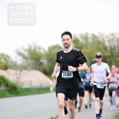 07.04.2024 - 43. Internationalen Wilhelmsburger Insellauf Dr. Thomas Lammeyer http://msf.ph/oto/6038872 07.04.2024 10:29:25 Laufen 3102 meine-sportfotos.de