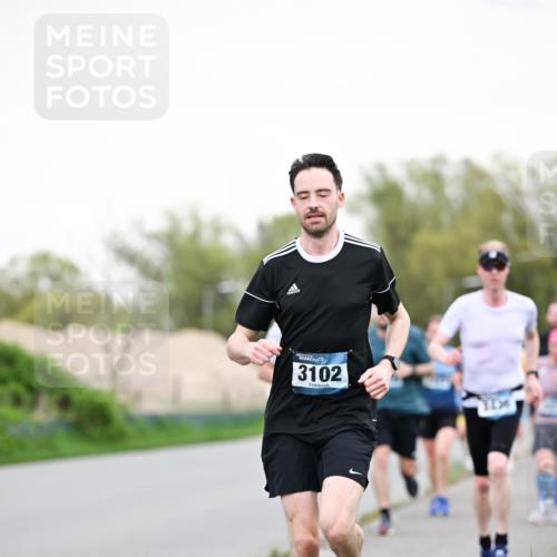 07.04.2024 - 43. Internationalen Wilhelmsburger Insellauf Dr. Thomas Lammeyer http://msf.ph/oto/6038874 07.04.2024 10:29:25 Laufen 3102 meine-sportfotos.de