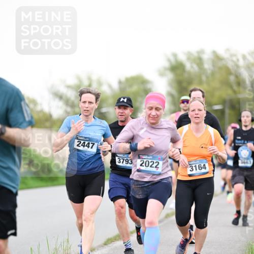 07.04.2024 - 43. Internationalen Wilhelmsburger Insellauf Dr. Thomas Lammeyer http://msf.ph/oto/6038890 07.04.2024 10:29:30 Laufen 2447, 3793, 2022, 3164, 3663 meine-sportfotos.de