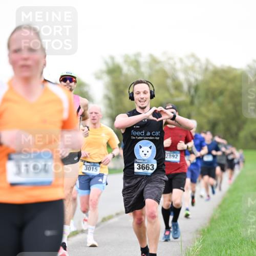 07.04.2024 - 43. Internationalen Wilhelmsburger Insellauf Dr. Thomas Lammeyer http://msf.ph/oto/6038902 07.04.2024 10:29:32 Laufen 3164, 3015, 3663, 2892 meine-sportfotos.de