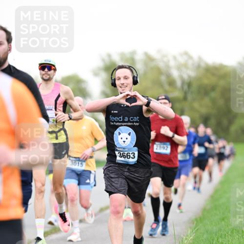 07.04.2024 - 43. Internationalen Wilhelmsburger Insellauf Dr. Thomas Lammeyer http://msf.ph/oto/6038905 07.04.2024 10:29:33 Laufen 3015, 3663, 2892 meine-sportfotos.de