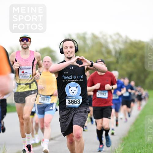07.04.2024 - 43. Internationalen Wilhelmsburger Insellauf Dr. Thomas Lammeyer http://msf.ph/oto/6038907 07.04.2024 10:29:33 Laufen 3015, 3663, 2892 meine-sportfotos.de
