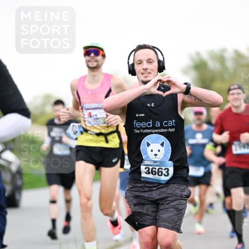 07.04.2024 - 43. Internationalen Wilhelmsburger Insellauf Dr. Thomas Lammeyer http://msf.ph/oto/6038910 07.04.2024 10:29:33 Laufen 3663 meine-sportfotos.de