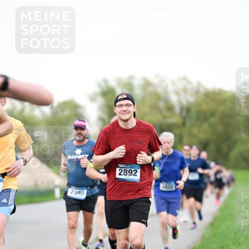07.04.2024 - 43. Internationalen Wilhelmsburger Insellauf Dr. Thomas Lammeyer http://msf.ph/oto/6038913 07.04.2024 10:29:34 Laufen 2892, 2620, 2380 meine-sportfotos.de