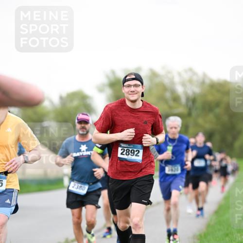 07.04.2024 - 43. Internationalen Wilhelmsburger Insellauf Dr. Thomas Lammeyer http://msf.ph/oto/6038914 07.04.2024 10:29:34 Laufen 5, 2380, 2892 meine-sportfotos.de