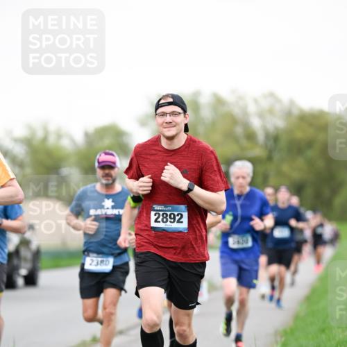 07.04.2024 - 43. Internationalen Wilhelmsburger Insellauf Dr. Thomas Lammeyer http://msf.ph/oto/6038916 07.04.2024 10:29:35 Laufen 2380, 2892 meine-sportfotos.de