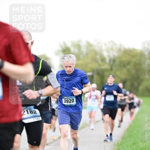 07.04.2024 - 43. Internationalen Wilhelmsburger Insellauf Dr. Thomas Lammeyer http://msf.ph/oto/6038923 07.04.2024 10:29:36 Laufen 2182, 3920 meine-sportfotos.de