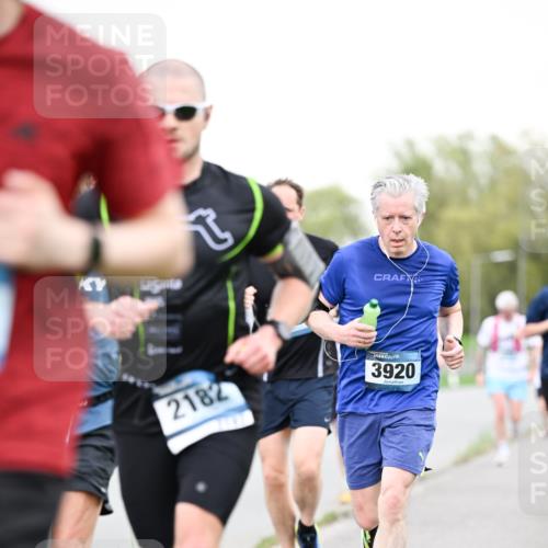 07.04.2024 - 43. Internationalen Wilhelmsburger Insellauf Dr. Thomas Lammeyer http://msf.ph/oto/6038926 07.04.2024 10:29:37 Laufen 2182, 3920 meine-sportfotos.de