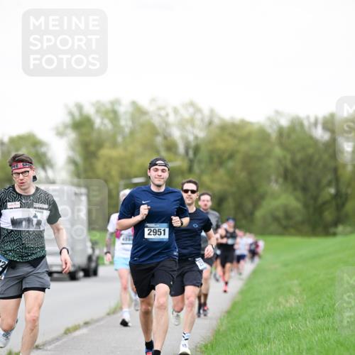 07.04.2024 - 43. Internationalen Wilhelmsburger Insellauf Dr. Thomas Lammeyer http://msf.ph/oto/6038928 07.04.2024 10:29:38 Laufen 2951 meine-sportfotos.de