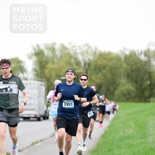07.04.2024 - 43. Internationalen Wilhelmsburger Insellauf Dr. Thomas Lammeyer http://msf.ph/oto/6038930 07.04.2024 10:29:38 Laufen 2951, 251 meine-sportfotos.de