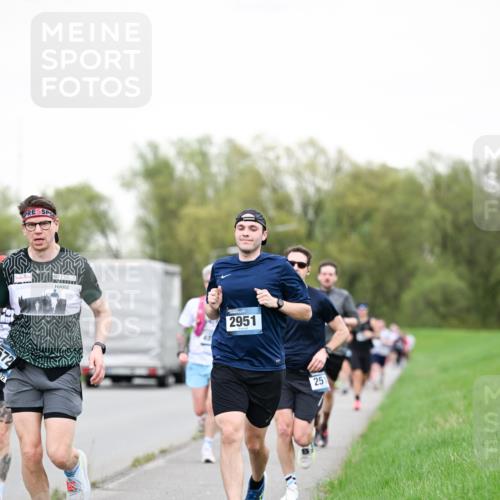 07.04.2024 - 43. Internationalen Wilhelmsburger Insellauf Dr. Thomas Lammeyer http://msf.ph/oto/6038931 07.04.2024 10:29:38 Laufen 572, 572, 2951, 251 meine-sportfotos.de