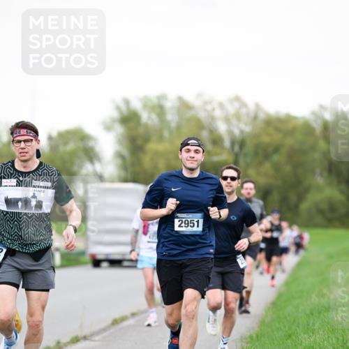 07.04.2024 - 43. Internationalen Wilhelmsburger Insellauf Dr. Thomas Lammeyer http://msf.ph/oto/6038934 07.04.2024 10:29:39 Laufen 1, 2951 meine-sportfotos.de