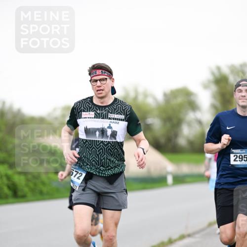 07.04.2024 - 43. Internationalen Wilhelmsburger Insellauf Dr. Thomas Lammeyer http://msf.ph/oto/6038937 07.04.2024 10:29:39 Laufen 1, 572, 3572, 295 meine-sportfotos.de