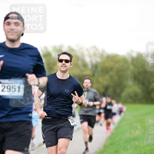 07.04.2024 - 43. Internationalen Wilhelmsburger Insellauf Dr. Thomas Lammeyer http://msf.ph/oto/6038942 07.04.2024 10:29:41 Laufen 2951, 25 meine-sportfotos.de