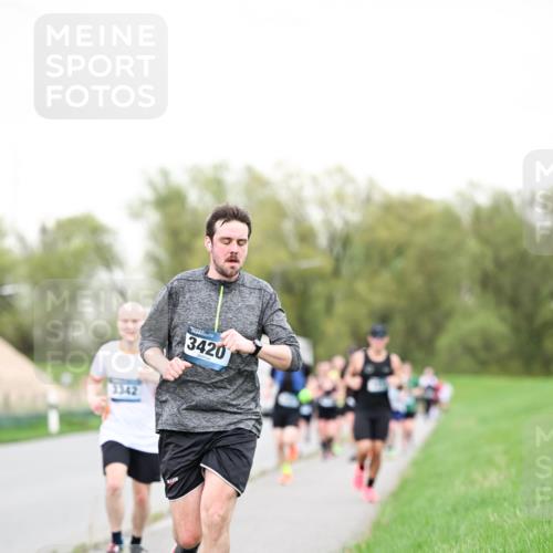 07.04.2024 - 43. Internationalen Wilhelmsburger Insellauf Dr. Thomas Lammeyer http://msf.ph/oto/6038953 07.04.2024 10:29:43 Laufen 3342, 3420 meine-sportfotos.de