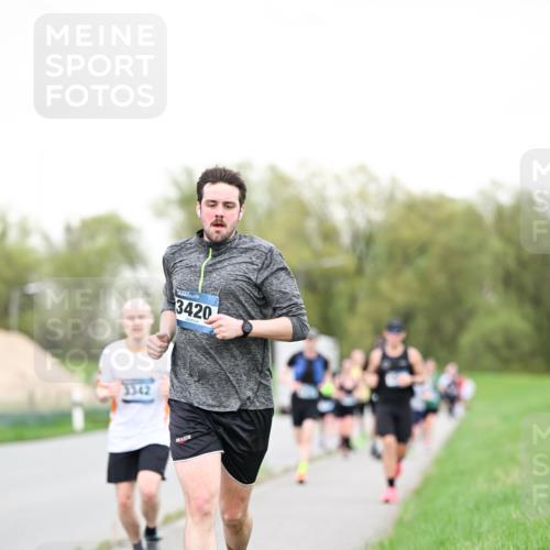 07.04.2024 - 43. Internationalen Wilhelmsburger Insellauf Dr. Thomas Lammeyer http://msf.ph/oto/6038955 07.04.2024 10:29:44 Laufen 3342, 3420 meine-sportfotos.de