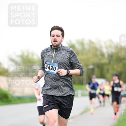 07.04.2024 - 43. Internationalen Wilhelmsburger Insellauf Dr. Thomas Lammeyer http://msf.ph/oto/6038961 07.04.2024 10:29:44 Laufen 3420 meine-sportfotos.de