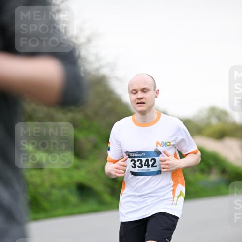 07.04.2024 - 43. Internationalen Wilhelmsburger Insellauf Dr. Thomas Lammeyer http://msf.ph/oto/6038966 07.04.2024 10:29:47 Laufen 3342 meine-sportfotos.de