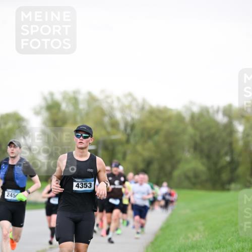 07.04.2024 - 43. Internationalen Wilhelmsburger Insellauf Dr. Thomas Lammeyer http://msf.ph/oto/6038969 07.04.2024 10:29:49 Laufen 245, 4353 meine-sportfotos.de