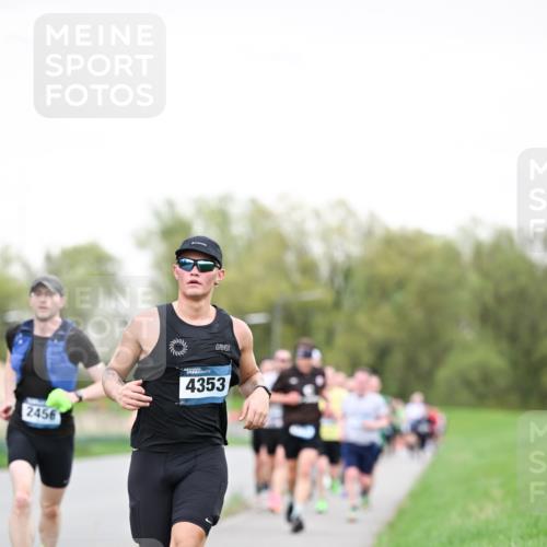 07.04.2024 - 43. Internationalen Wilhelmsburger Insellauf Dr. Thomas Lammeyer http://msf.ph/oto/6038974 07.04.2024 10:29:49 Laufen 2456, 4353 meine-sportfotos.de