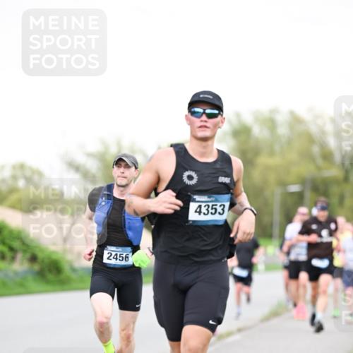 07.04.2024 - 43. Internationalen Wilhelmsburger Insellauf Dr. Thomas Lammeyer http://msf.ph/oto/6038977 07.04.2024 10:29:50 Laufen 2456, 4353 meine-sportfotos.de