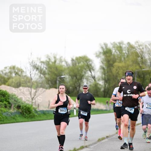 07.04.2024 - 43. Internationalen Wilhelmsburger Insellauf Dr. Thomas Lammeyer http://msf.ph/oto/6038978 07.04.2024 10:29:53 Laufen 3043, 3050, 3785, 234 meine-sportfotos.de