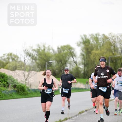 07.04.2024 - 43. Internationalen Wilhelmsburger Insellauf Dr. Thomas Lammeyer http://msf.ph/oto/6038979 07.04.2024 10:29:53 Laufen 3043, 3050, 2349, 3795 meine-sportfotos.de