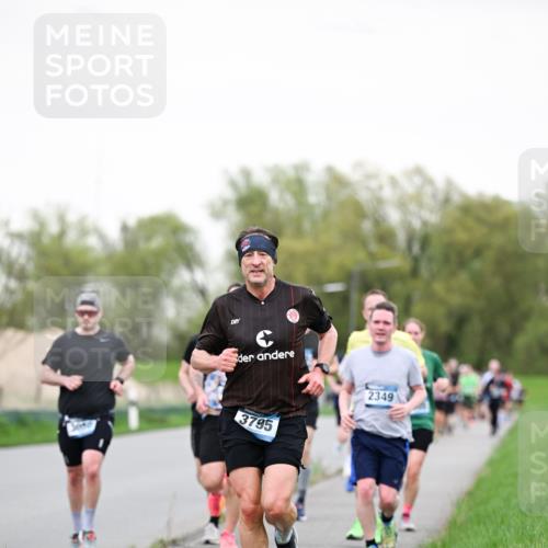 07.04.2024 - 43. Internationalen Wilhelmsburger Insellauf Dr. Thomas Lammeyer http://msf.ph/oto/6038986 07.04.2024 10:29:54 Laufen 3795, 2349 meine-sportfotos.de
