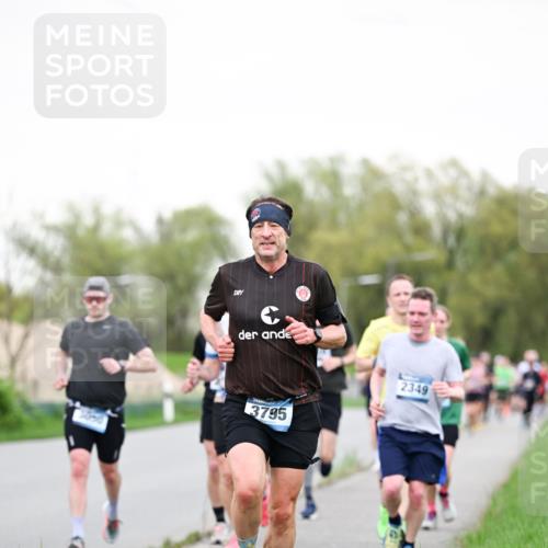 07.04.2024 - 43. Internationalen Wilhelmsburger Insellauf Dr. Thomas Lammeyer http://msf.ph/oto/6038989 07.04.2024 10:29:55 Laufen 3795, 2349 meine-sportfotos.de