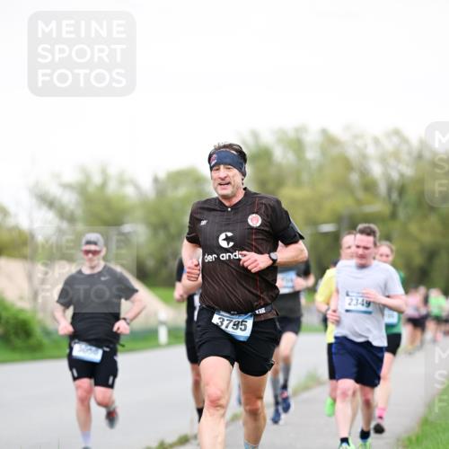 07.04.2024 - 43. Internationalen Wilhelmsburger Insellauf Dr. Thomas Lammeyer http://msf.ph/oto/6038990 07.04.2024 10:29:55 Laufen 3795, 2349 meine-sportfotos.de