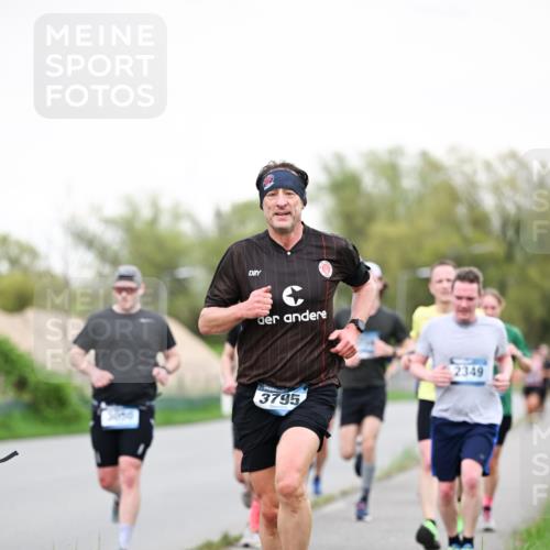 07.04.2024 - 43. Internationalen Wilhelmsburger Insellauf Dr. Thomas Lammeyer http://msf.ph/oto/6038992 07.04.2024 10:29:55 Laufen 3795, 2349 meine-sportfotos.de