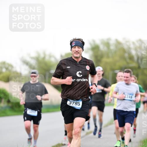 07.04.2024 - 43. Internationalen Wilhelmsburger Insellauf Dr. Thomas Lammeyer http://msf.ph/oto/6038993 07.04.2024 10:29:55 Laufen 3795, 2349 meine-sportfotos.de