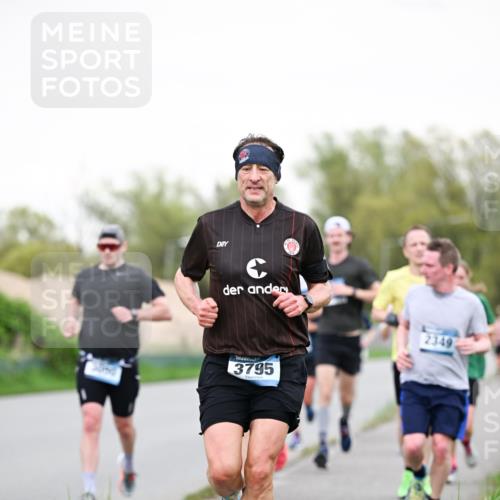 07.04.2024 - 43. Internationalen Wilhelmsburger Insellauf Dr. Thomas Lammeyer http://msf.ph/oto/6038994 07.04.2024 10:29:55 Laufen 3795, 2349 meine-sportfotos.de